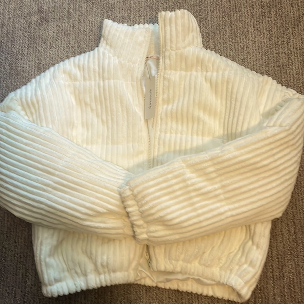 Francesca's Collections Cream Ribbed Puffer Jacket
